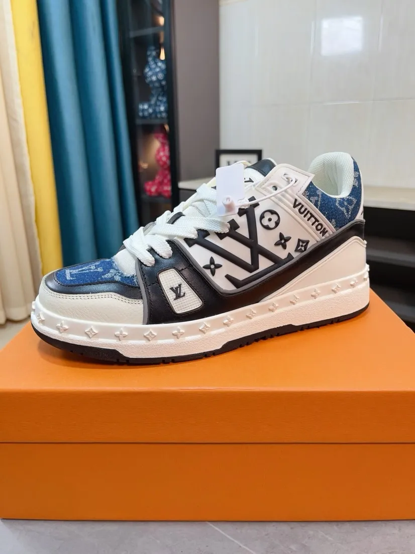 Men's men's shoes 💰620🌹🌹 Comes with a full set of packaging "Loui* Vuitto*" LV's new Gaobang sports and casual shoes. Imported first-layer cowhide ➕ Imported sheepskin lining is high-end and comfortable, and the original outsole is light and wear-resistant! Purely handmade, details determine quality! Code number 38-44